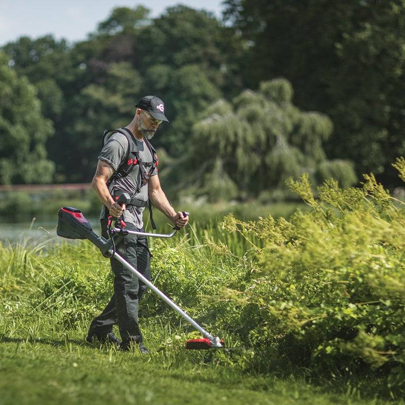 Jardinier professionnel pour débroussaillage de terrain écologique Nord Gironde